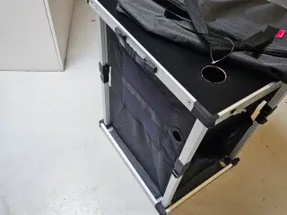 Campingreol / opbevaringskab