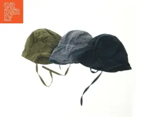 Trekantede børnehatte fra Name It (str. 32 cm)