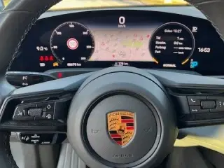 Porsche Taycan 4S  