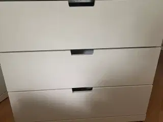 Kommode uden skader og fejl 