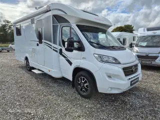 2016 - Dethleffs Trend T 7057 EB   Autocamper med anhængertræk. batteri. markise. clesana toilet. thetford ovn.cykelstativ.