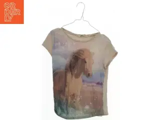 T-shirt med hestemotiv fra H&M (str. 152)