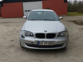 Bmw 1 serie 118i. 2007 143 Hk benzin  Forbrug. 16,