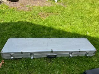 Fine riffel kufferter sælges.