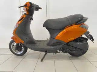 Piaggio new ZIP 