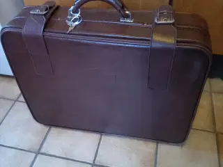 Cavalet kuffert i mørkebrunt læder