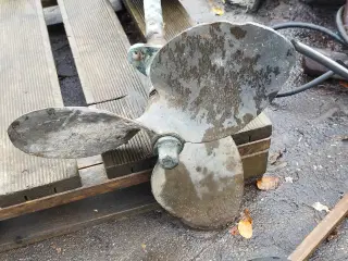 Skrue og skrueaksel