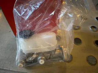 Hovedcylinder, Nissan King Cap 2300