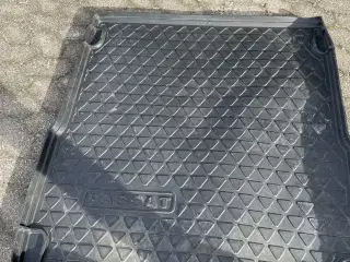 Bagagerumsbakke til Passat.