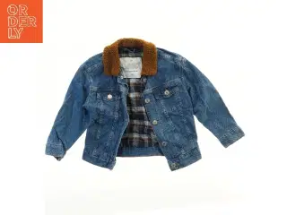 Denimjakke med foer og pelskrave (str. 116)