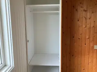 indbygningsskabe til skabsvæg