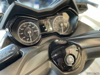 Yamaha X-Max 300 Tech Max