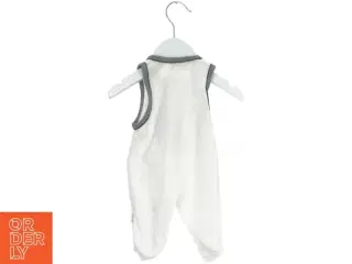 Babyheldragt med girafmotiv fra Fixoni (str. 50)