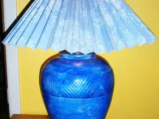 Blå keramik bordlampe
