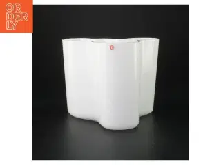 Hvid vase fra Iittala Aalto kollektion (str. 21x16 cm)