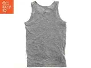 Grå tanktop fra Name It (str. 134)