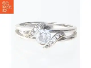 Sølv ring med sten (str. 55 mm)
