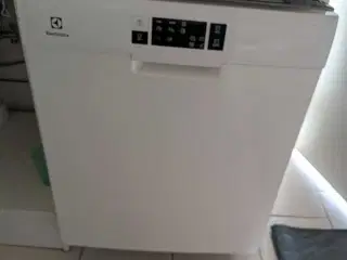 Opvaskemaskine skal hentes i dag 