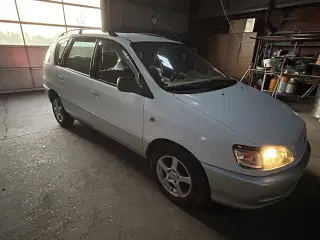 Toyota Picnic - Sportsvan