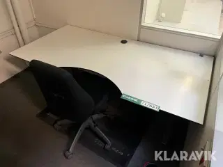 Hæve/sænke borde 2 styk 1 kontorstol