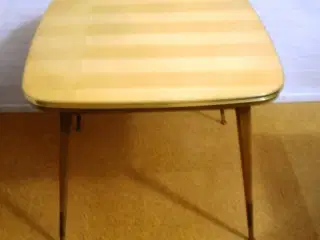 Velholdt Mid-century spise/køkkenbord (80x80x70cm)