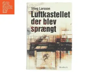 Luftkastelletderblevsprngt Stir up a Hornets&#39; Nest of Girl. Shi Dige Larsen. the Danish Original. Hardcover](chinese Edition) af Stieg Larsson (Bo