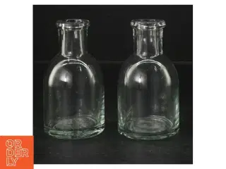 To små glasflasker (str. 11 cm. 2 styk)