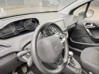 Peugeot 208 Blue HDI 100
