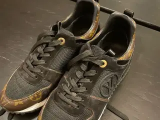 Louis Vuitton run away sneakers str 35/37, som nye