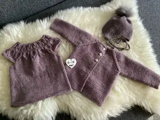 Håndstrik sæt orkide`farvet merino:Bluse,trøje,hue