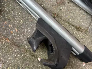 Tagbøjler, THULE til biler med rails