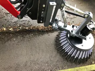 Universal Ukrudtsbørste  TIL ALLE TYPER MINILÆSSER