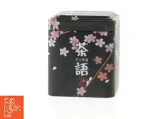 Japansk teæske med blomstermotiv (str. 8x7 cm)
