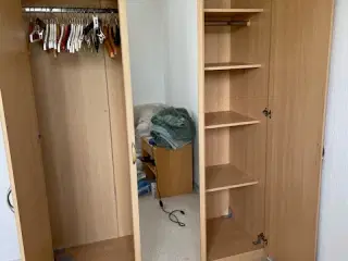 Klædeskab 