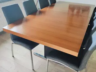 Spisebord med udtræk 