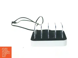 4 usb charging station (str. 15 x 13 x 8 cm)