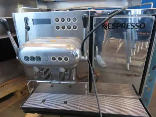Kaffemaskine - NESPRESSO AQUILA 220