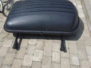 Tagboks med Thule bøjler.