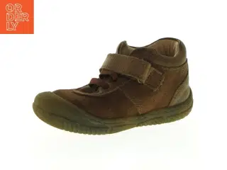 Barnesko med velcro fra Wheat (str. 23)