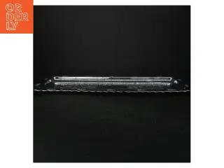 Sølvfarvet bakke (str. 50 x. 23 cm)