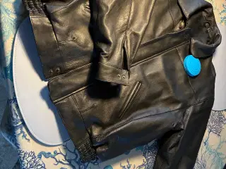 Uniformsjakke i kalveskind - Pilotjakke.