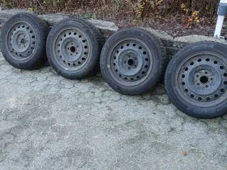  vinterdæk på fælge. 