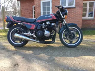 Honda CB 750 F