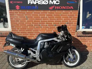 Suzuki GSXR 750