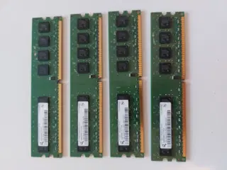 4x1 GB PC2 - 5300
