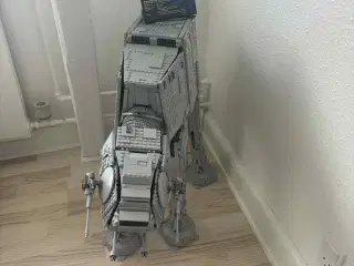 LEGO Star Wars UCS AT-AT – 75313