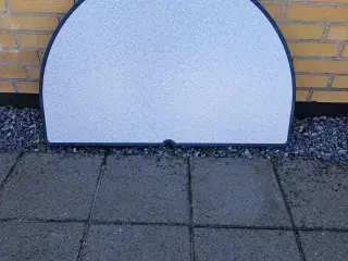 Bord til fortelt. 
