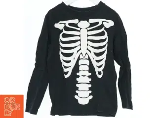 Langærmet trøje med skeletmotiv fra H&M (str. 116)