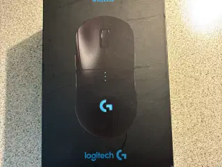 Logitech G Pro Wireless mus i sort.