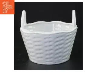 Porcelænsskål formet som kurv (str. 14 x 12 x 13 komma 25 cm)